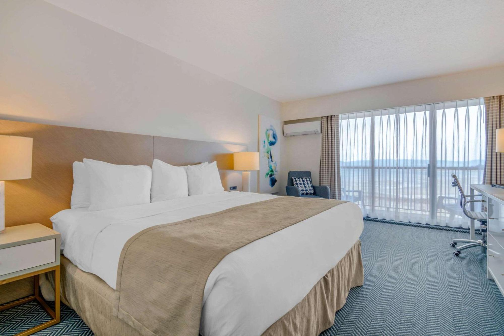 Bayside Oceanfront Resort Parksville Exteriér fotografie